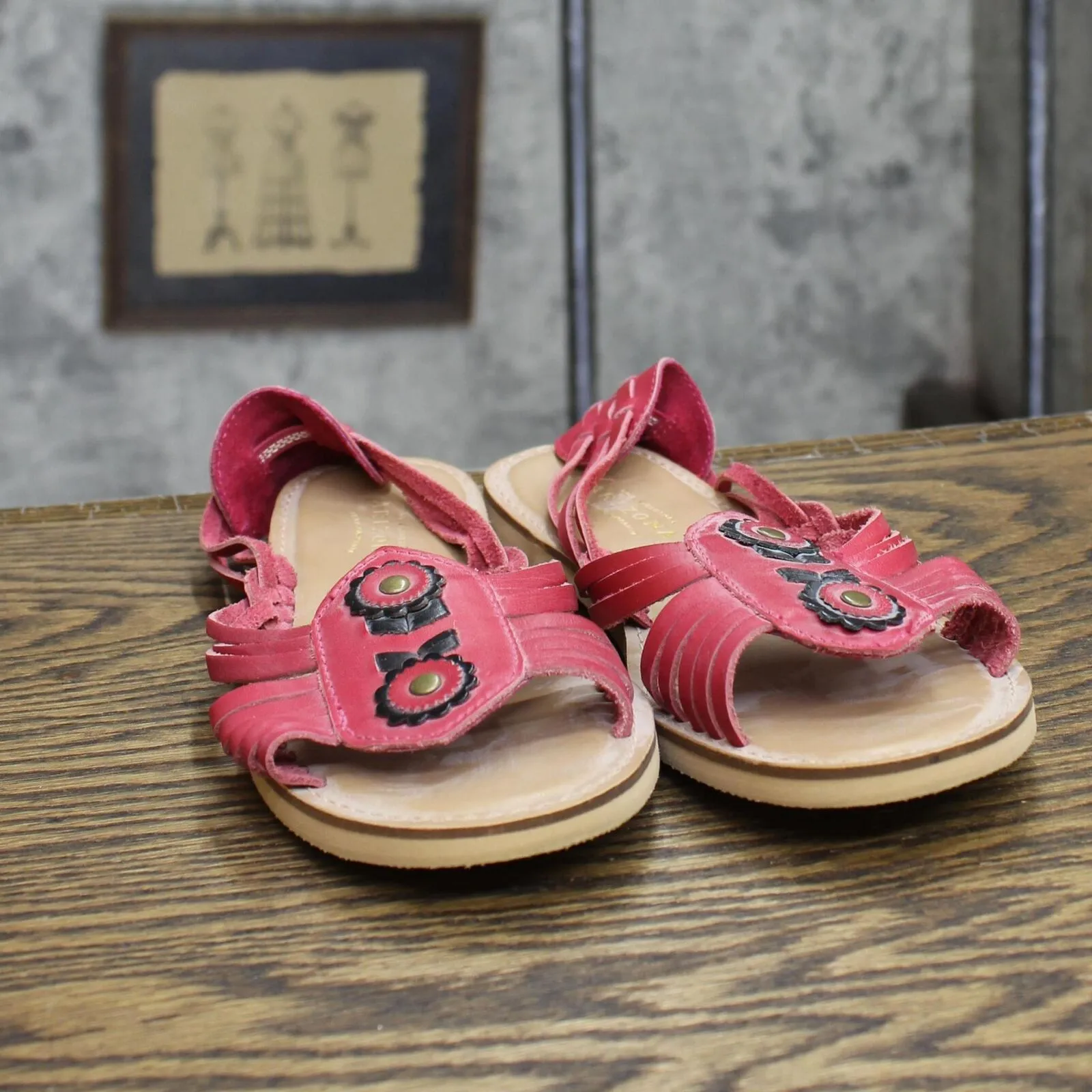 Arizona Jean Company Womens Vintage Franny Aztec Strappy Sandals Red 6M