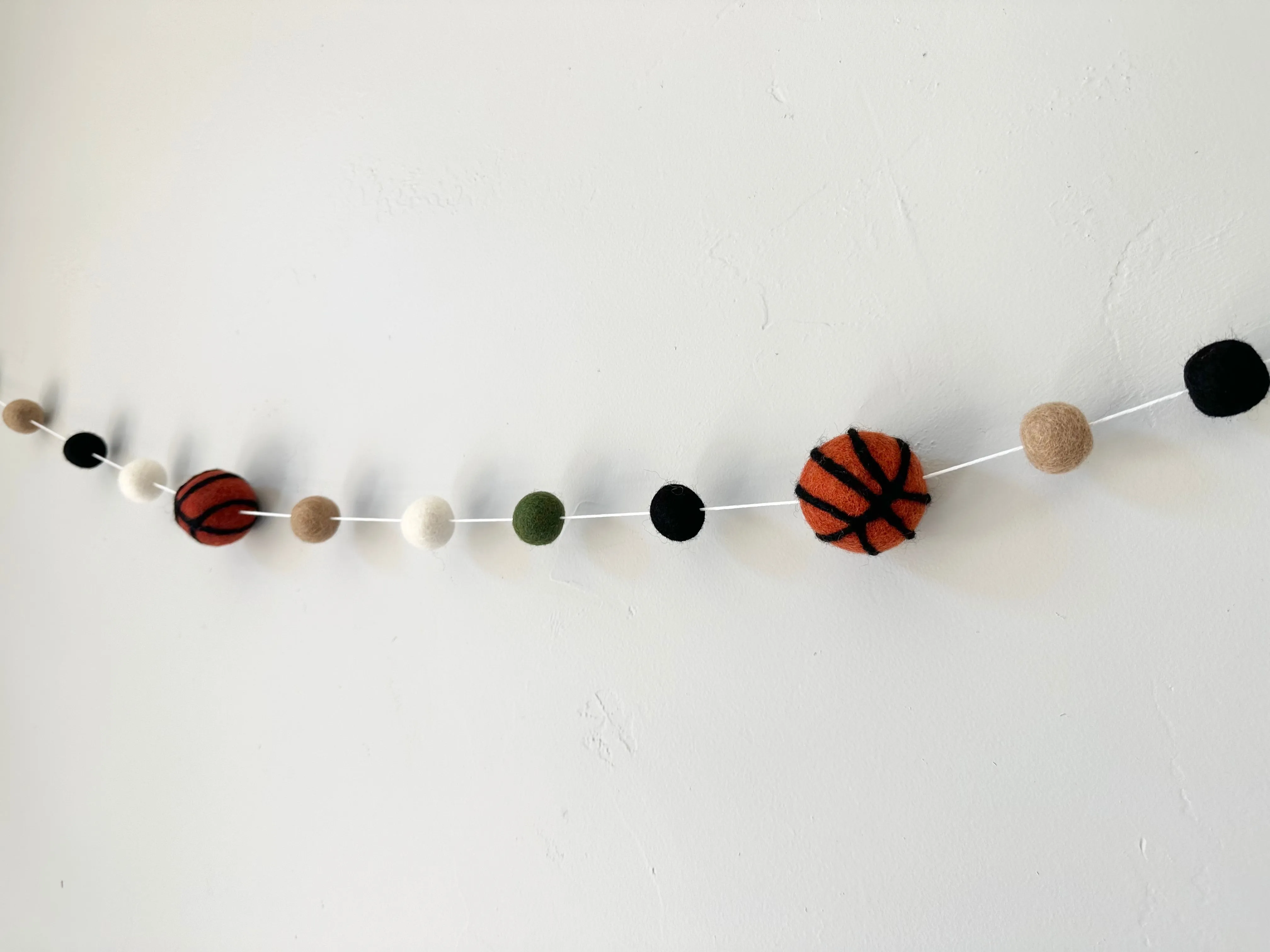 Customizable Basketball Garland
