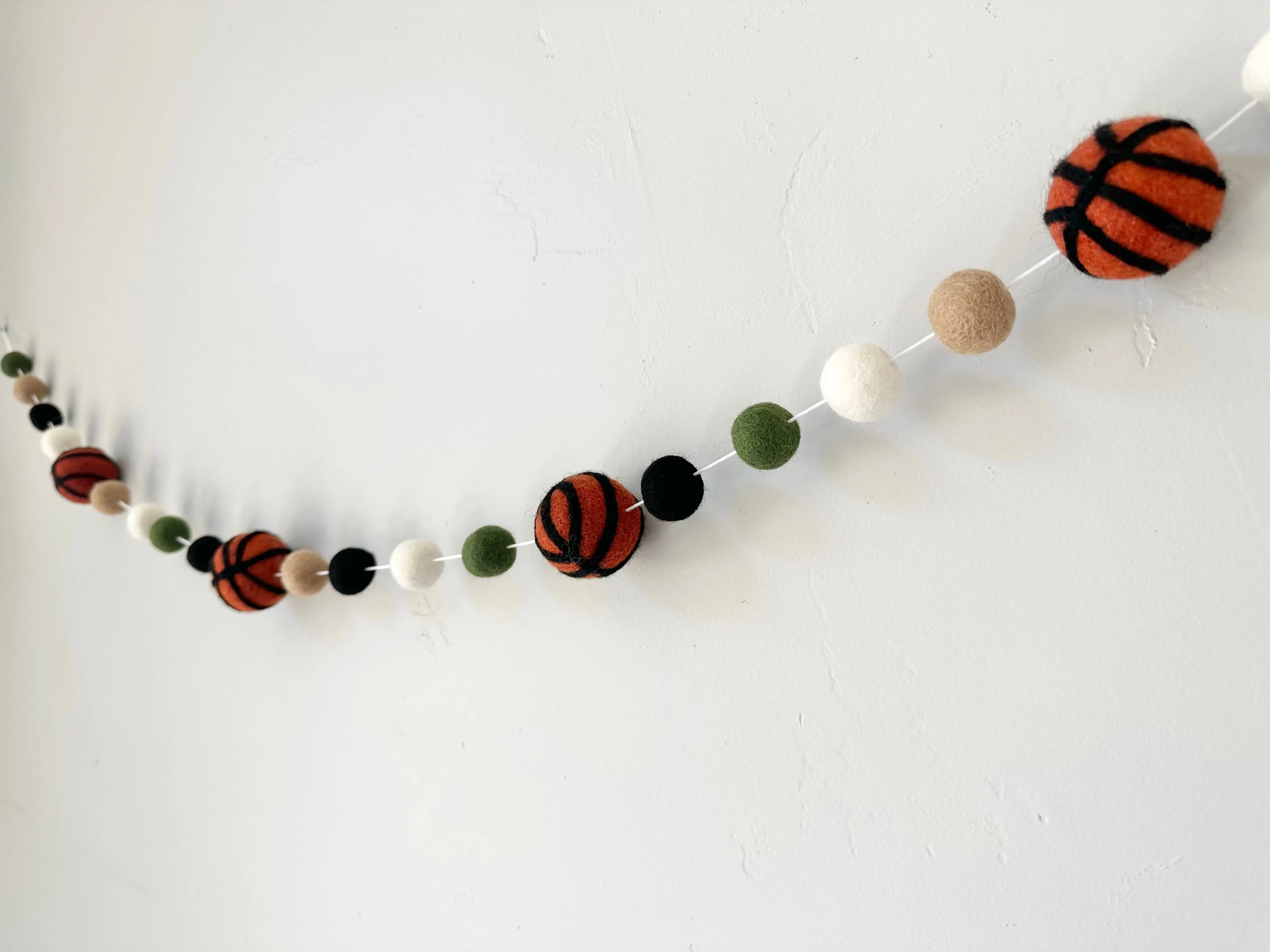 Customizable Basketball Garland