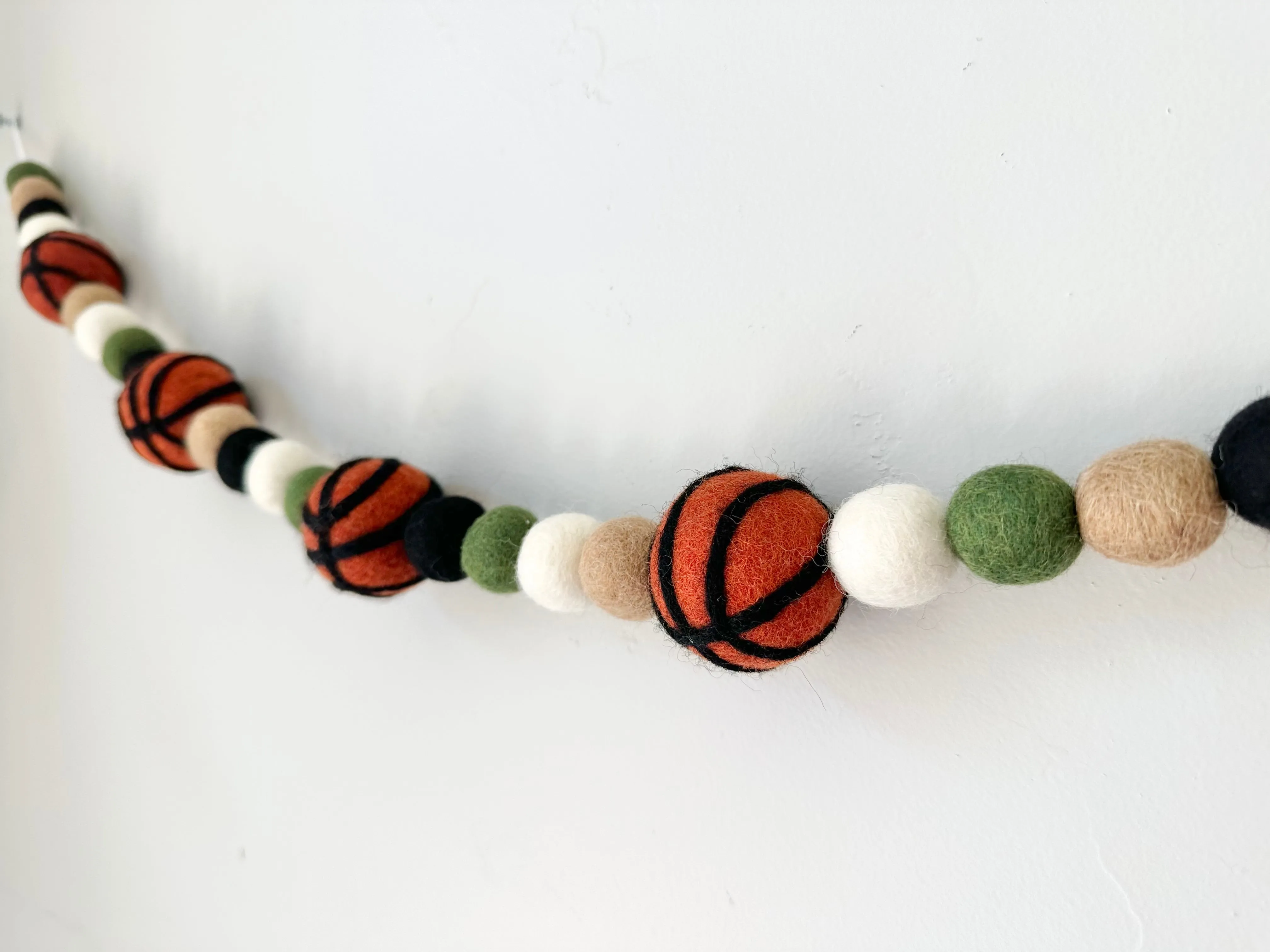 Customizable Basketball Garland