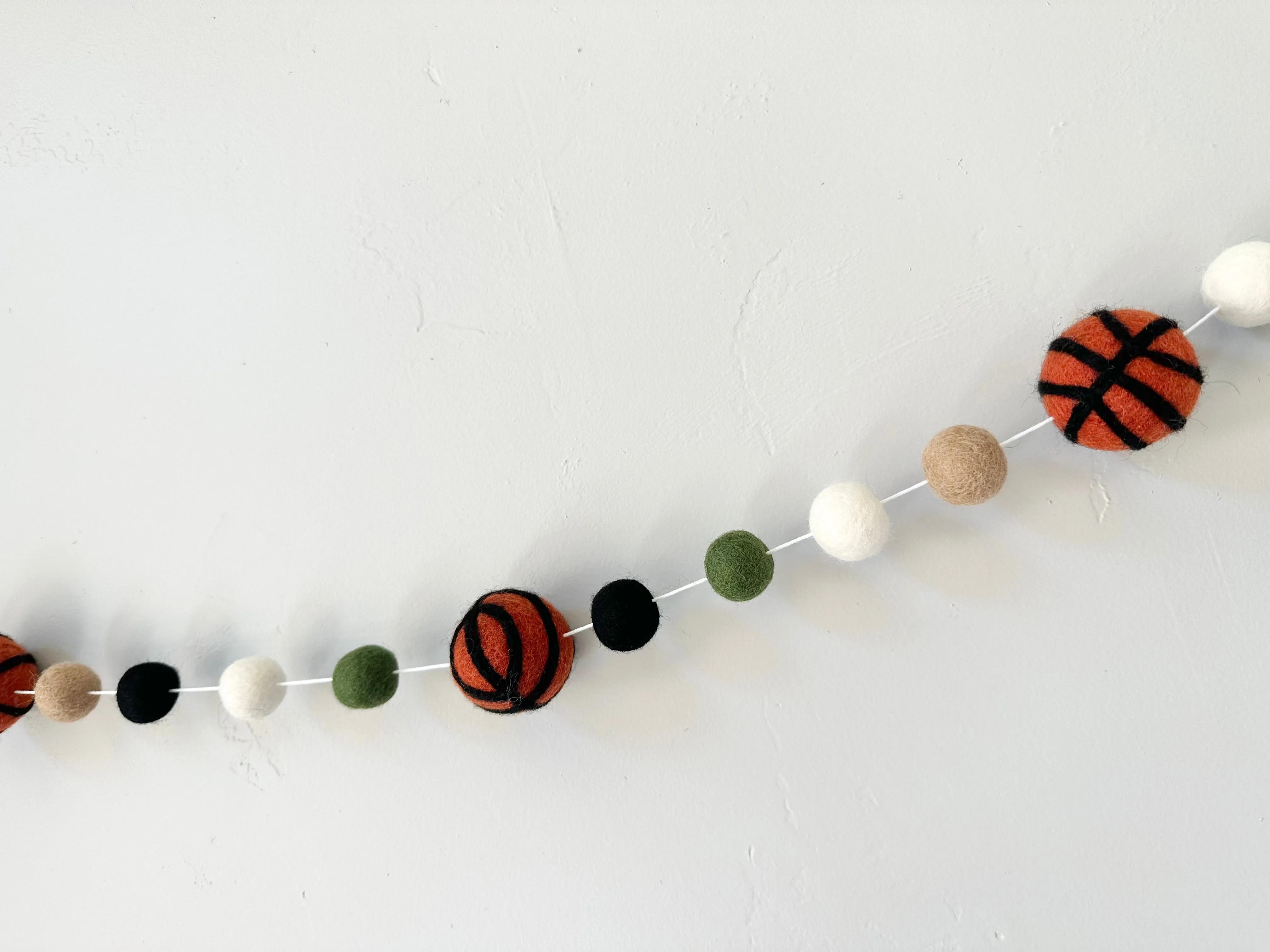Customizable Basketball Garland