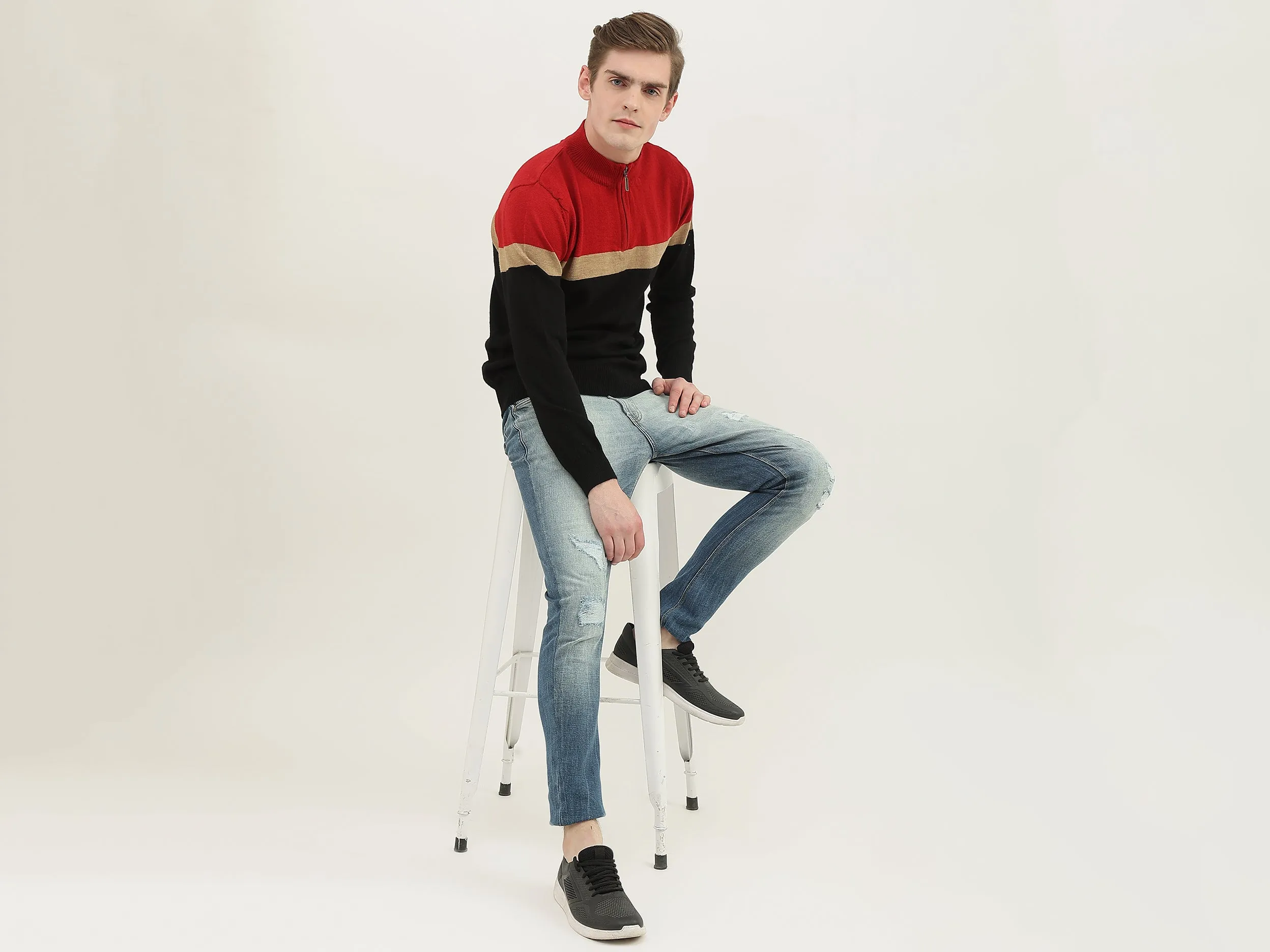Men Solid Carrot Fit Jeans