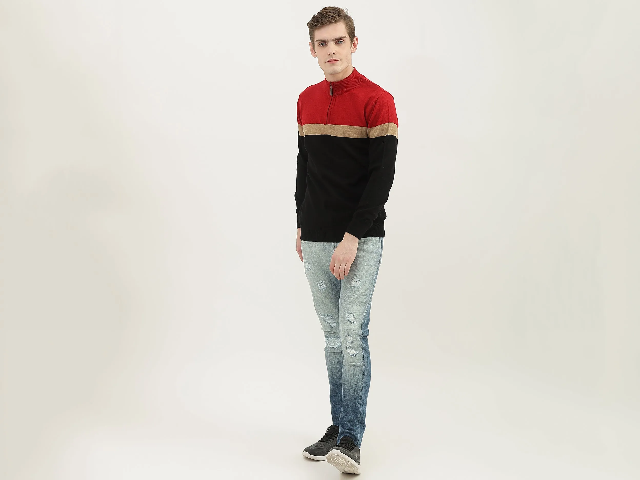 Men Solid Carrot Fit Jeans