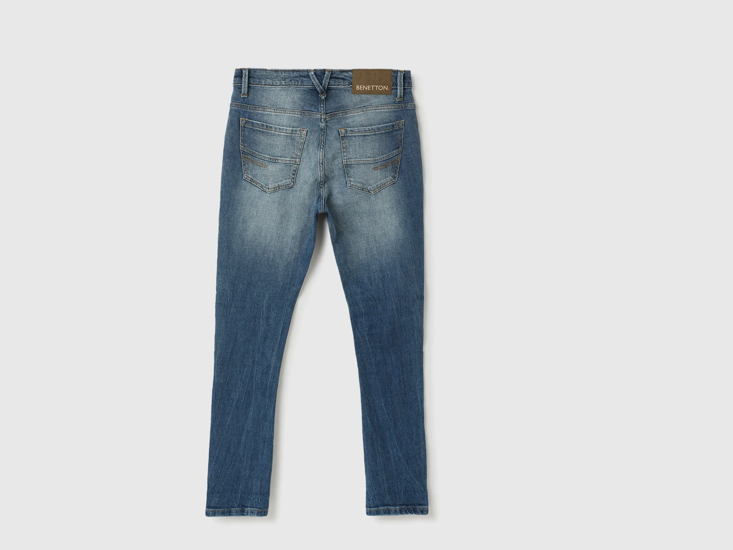 Men Solid Carrot Fit Jeans