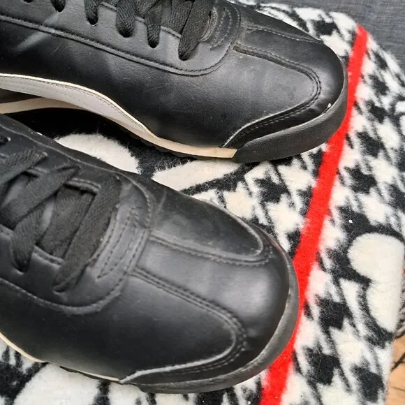 Puma Roma Classic Men's Sz 13 Black White Sneakers