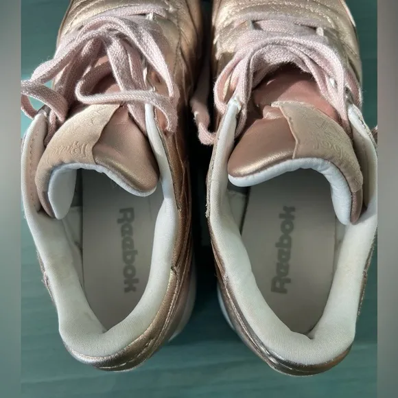 Reebok Classic Leather Melted MetalPearl/Rose Gold Metallic Sneakers