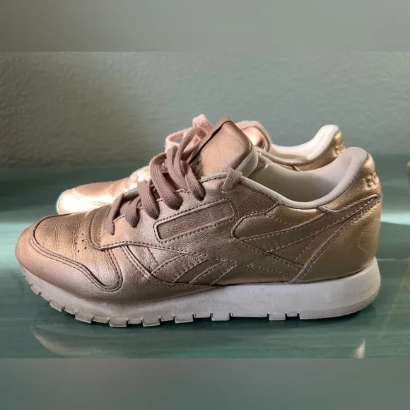 Reebok Classic Leather Melted MetalPearl/Rose Gold Metallic Sneakers