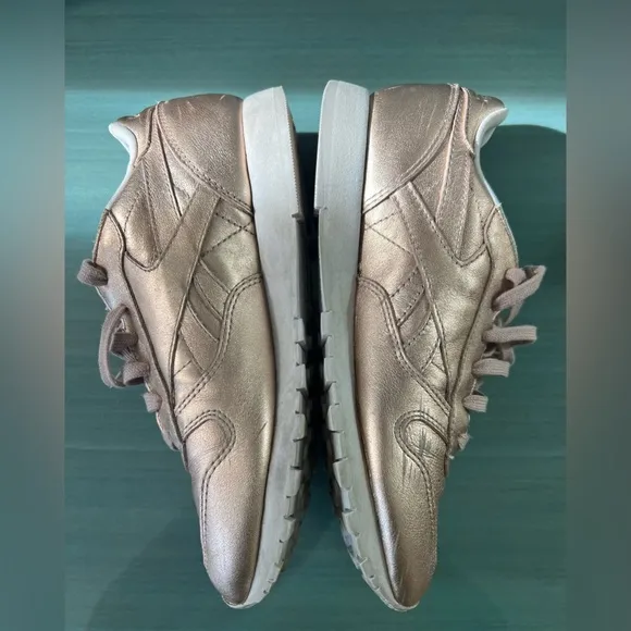 Reebok Classic Leather Melted MetalPearl/Rose Gold Metallic Sneakers