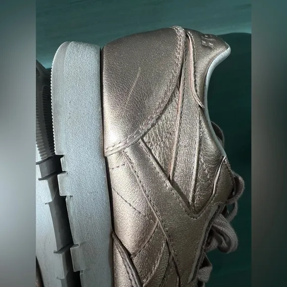 Reebok Classic Leather Melted MetalPearl/Rose Gold Metallic Sneakers