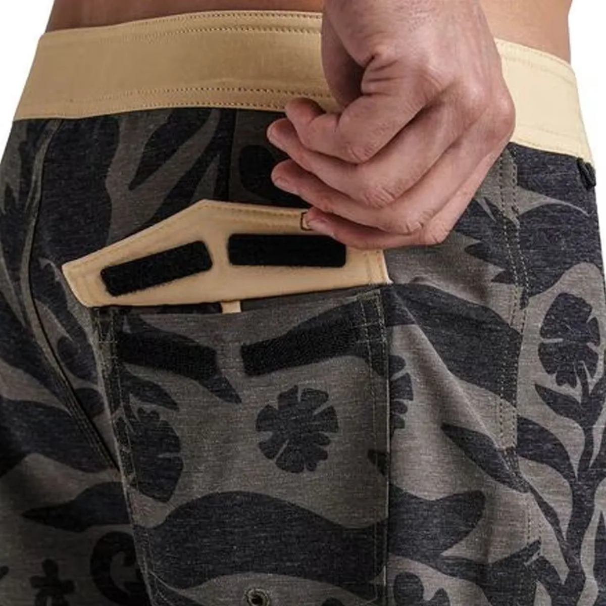 Roark Passage 17" Boardshorts Cagliari Military