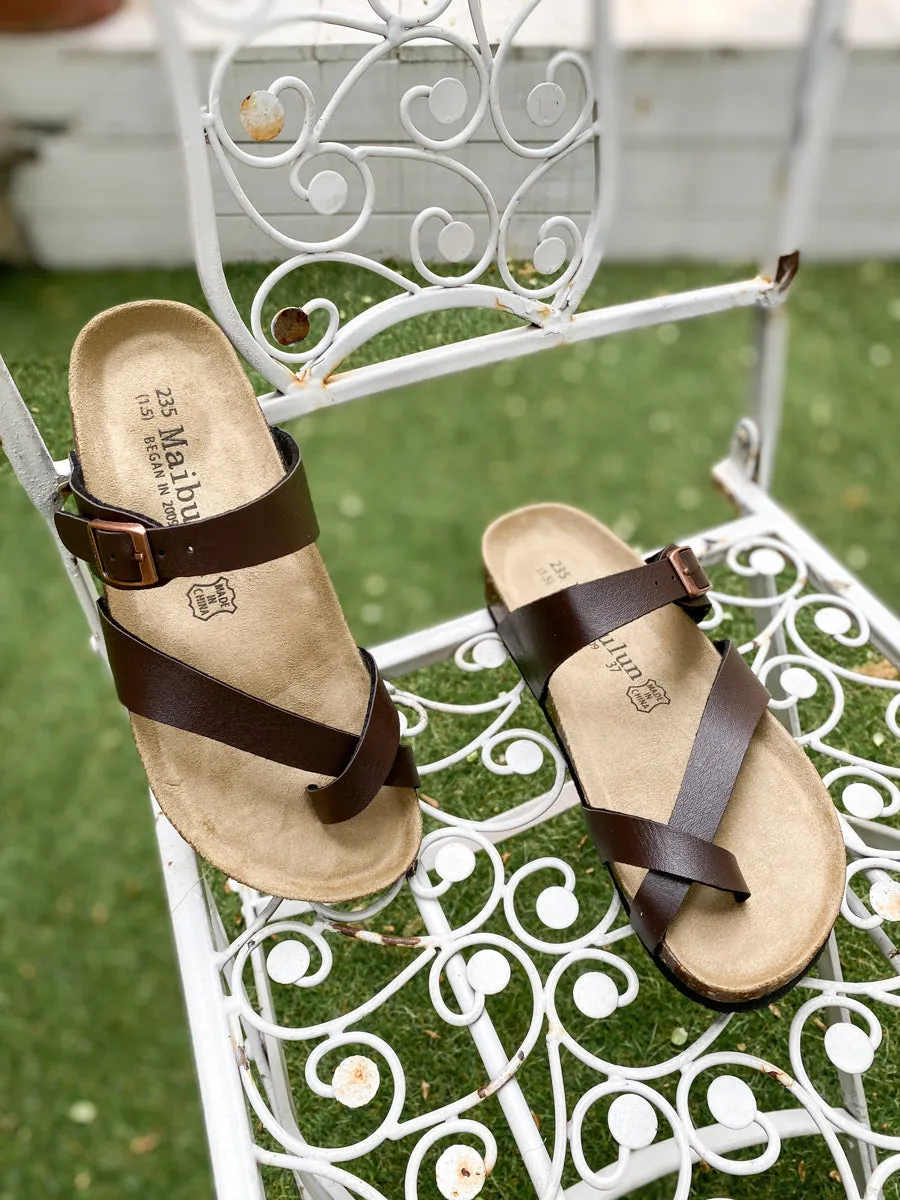 Signature Crisscross Straps Sandals - Maibulun