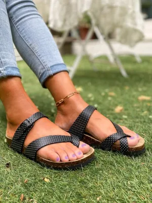 Signature Crisscross Straps Sandals - Maibulun