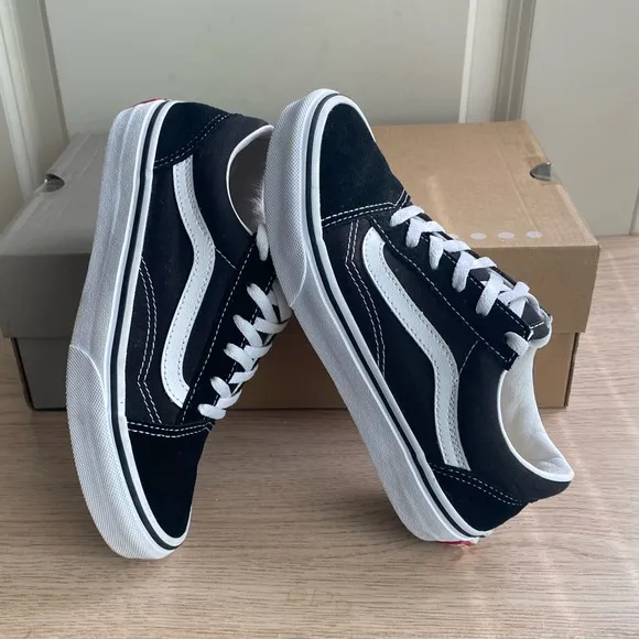Vans Old Skool Classic Black/White Kids Sneakers - 3 Y