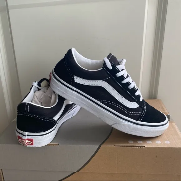 Vans Old Skool Classic Black/White Kids Sneakers - 3 Y
