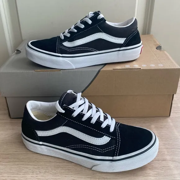 Vans Old Skool Classic Black/White Kids Sneakers - 3 Y