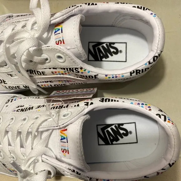 VANS WARD LBTQ PRIDE SNEAKERS