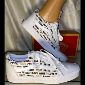 VANS WARD LBTQ PRIDE SNEAKERS