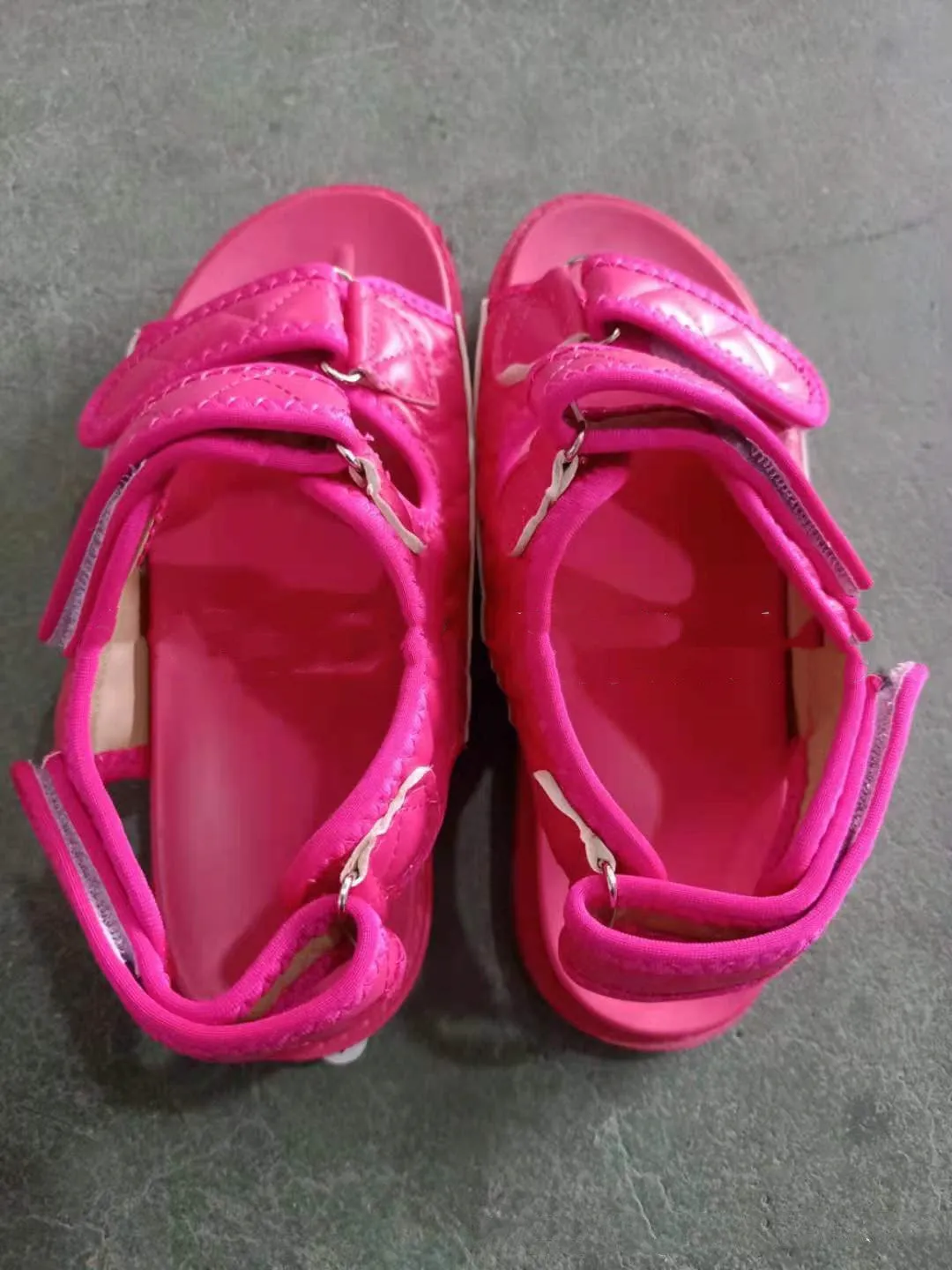 Velcro Plaid Pattern Beach Sandals