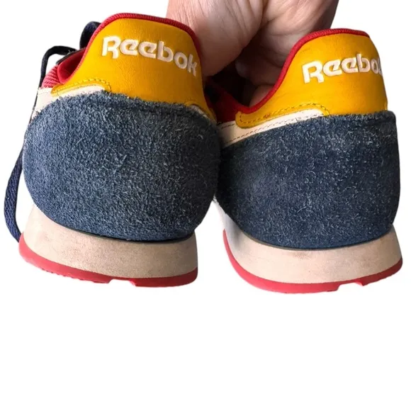 Women’s Reebok classic sneakers Size 7